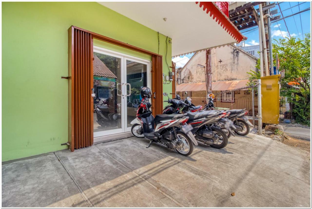 Reddoorz Near Ramai Mall Malioboro Yogyakarta Ngoại thất bức ảnh