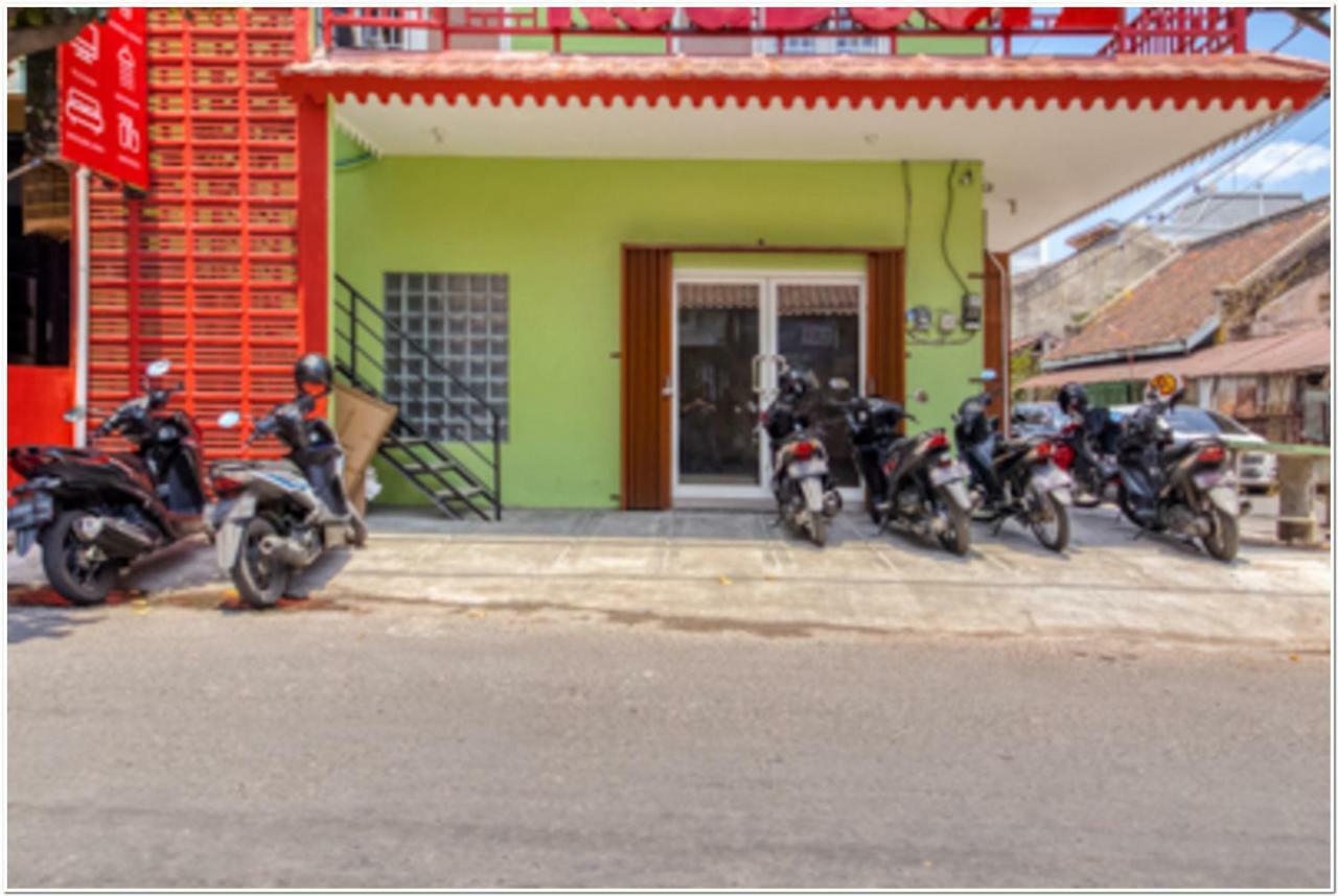 Reddoorz Near Ramai Mall Malioboro Yogyakarta Ngoại thất bức ảnh