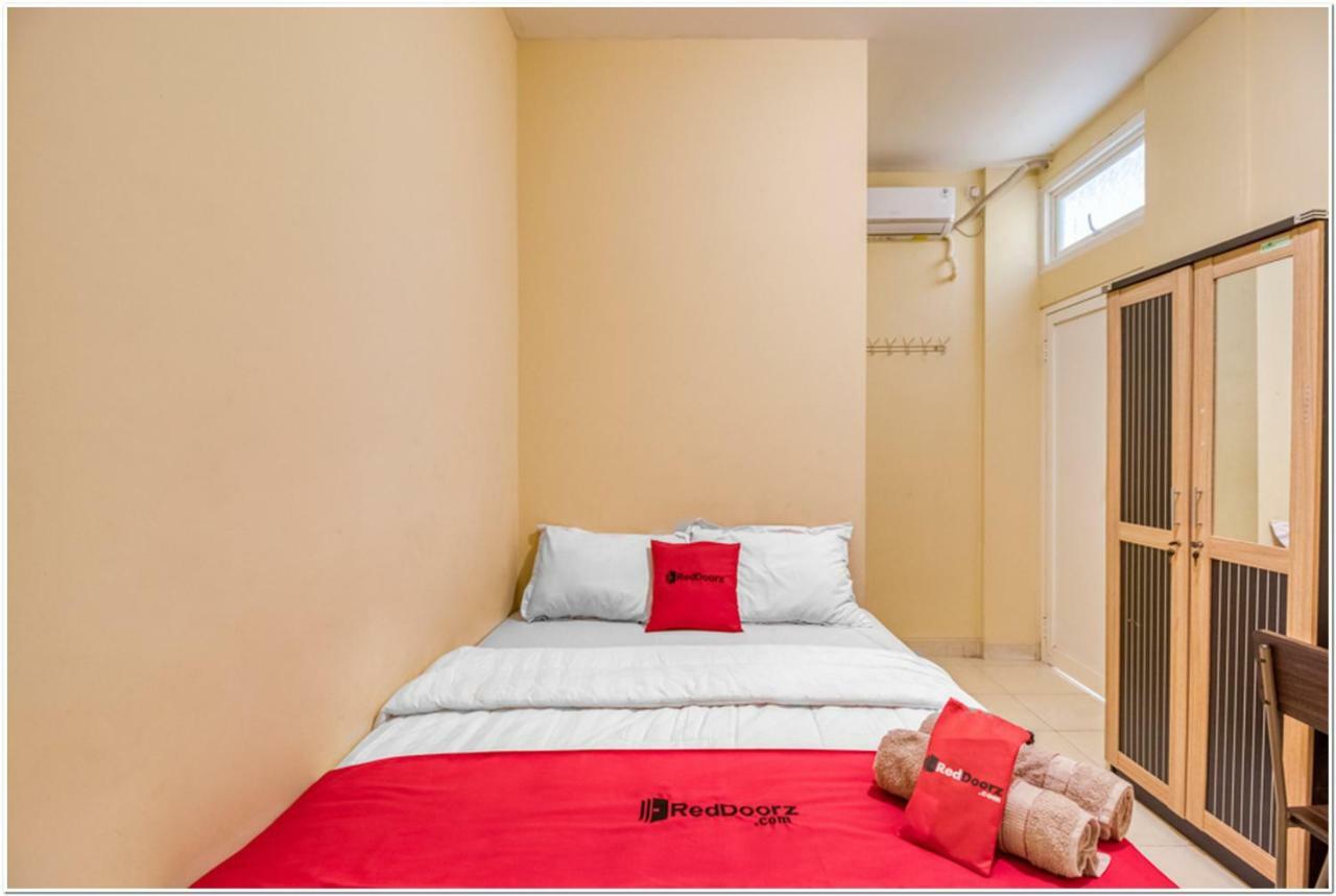 Reddoorz Near Ramai Mall Malioboro Yogyakarta Ngoại thất bức ảnh